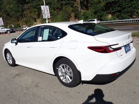 Certified 2025 Toyota Camry LE image 8