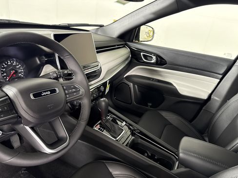 New 2026 Jeep Compass Limited image 24