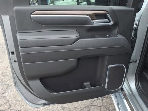 Used 2025 Chevrolet Silverado 2500 LT image 19