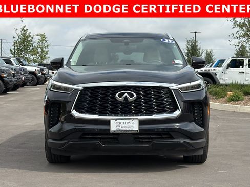 Used 2025 INFINITI QX60 Luxe w/ Vision Package FWD image 2