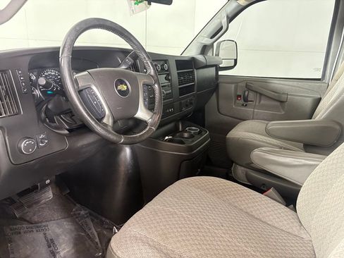 Used 2017 Chevrolet Express 3500 LT w/ LT Preferred Equipment Group RWD image 25