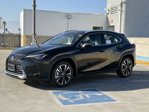 New 2026 Lexus UX 300h FWD image 7