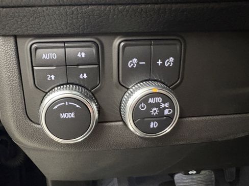 Used 2021 GMC Yukon XL Denali w/ Denali Premium Package image 23