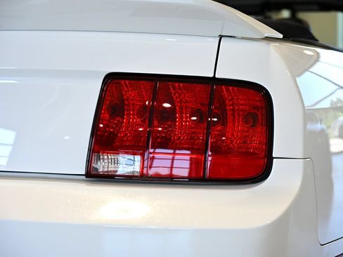 Used 2008 Ford Mustang Shelby GT500 RWD image 16