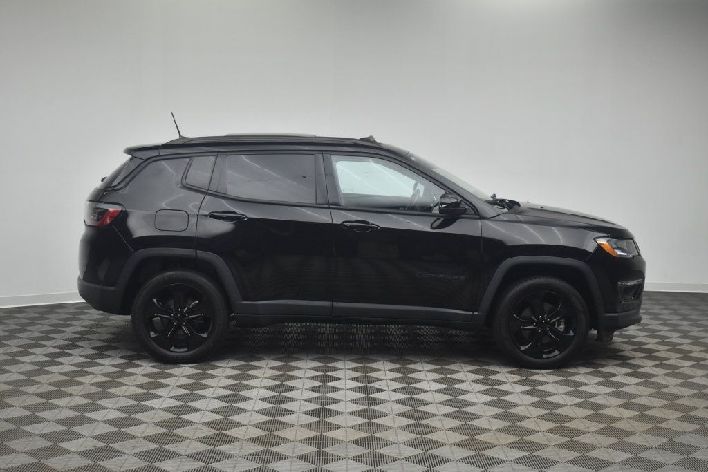 Used 2021 Jeep Compass Latitude w/ Sun and Sound Group AWD/4WD image 9