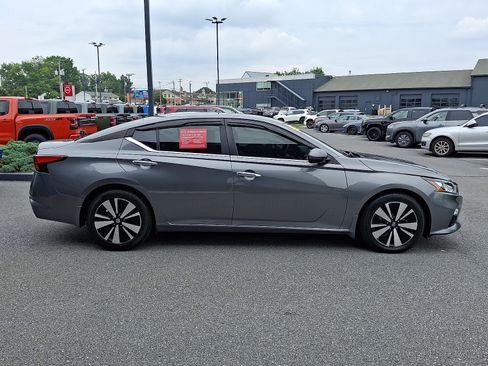 Used 2022 Nissan Altima 2.5 SV FWD image 8