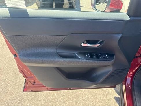 Used 2025 Nissan Kicks SV FWD image 11