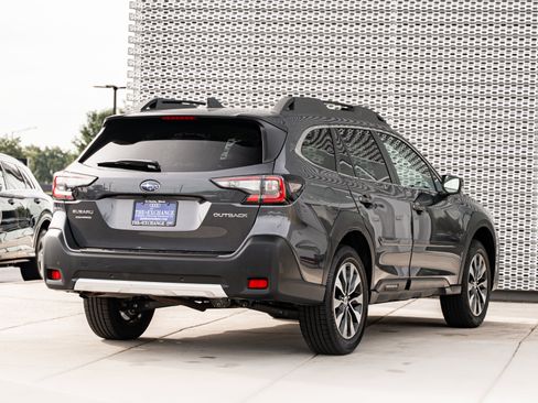 Used 2025 Subaru Outback Limited AWD/4WD image 4