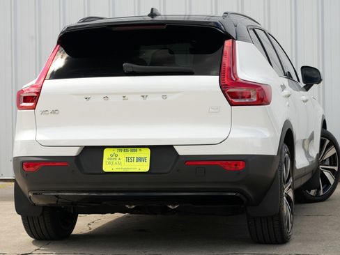 Used 2022 Volvo XC40 P8 Recharge Plus image 5