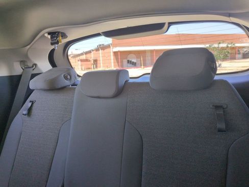 Used 2025 Toyota Sienna LE w/ LE Plus Package FWD image 30