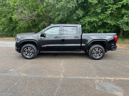 Used 2023 GMC Sierra 1500 AT4 w/ AT4 Premium Package AWD/4WD image 2