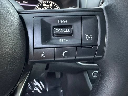 Used 2022 Nissan Rogue S FWD image 15