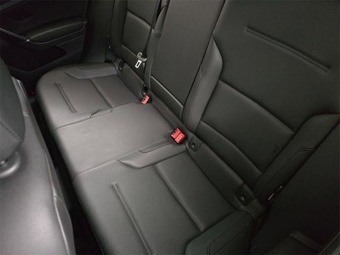 Used 2016 Volkswagen e-Golf SEL Premium w/ Driver Assistance Package image 16