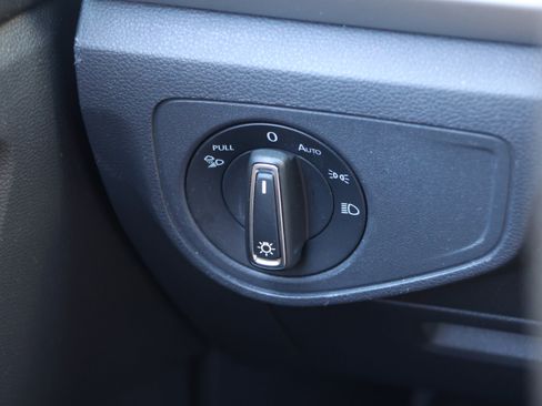Used 2021 Volkswagen Atlas Cross Sport SE FWD image 14