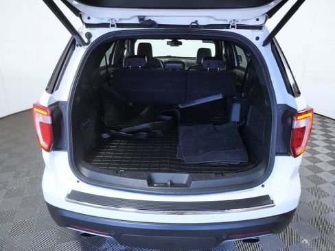 Used 2018 Ford Explorer Limited w/ Equipment Group 301A AWD/4WD image 24