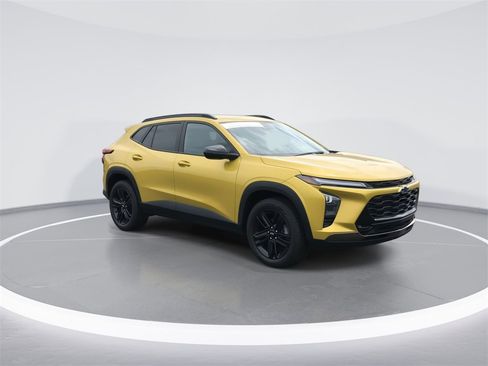 Used 2024 Chevrolet Trax ACTIV image 2