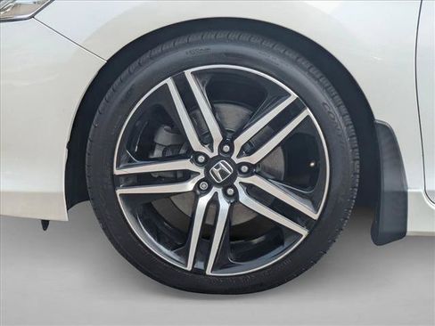 Used 2016 Honda Accord Touring image 25