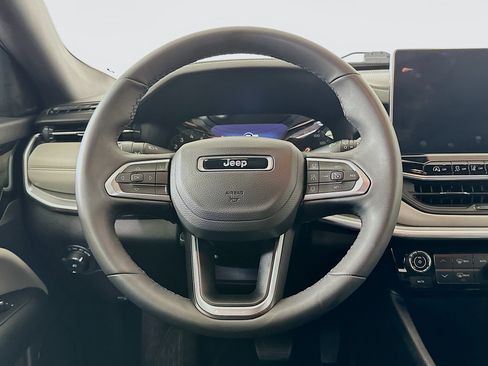 Used 2025 Jeep Compass Limited AWD/4WD image 18