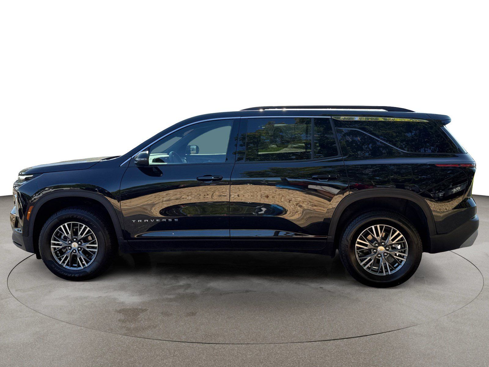 Used 2026 Chevrolet Traverse LT FWD image 8