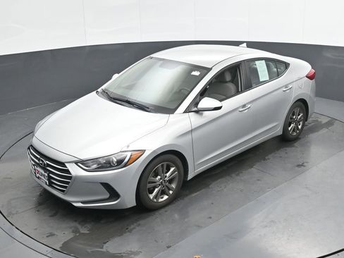 Used 2018 Hyundai Elantra SEL image 41