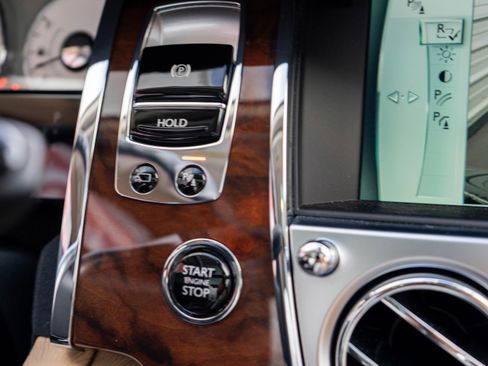 Used 2014 Rolls-Royce Ghost image 20