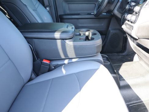 New 2026 RAM 5500 Tradesman w/ Chrome Appearance Group image 31