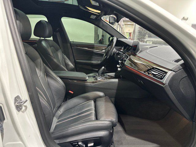 Used 2018 BMW 540i RWD image 55