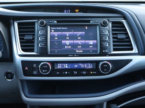 Used 2014 Toyota Highlander XLE image 37