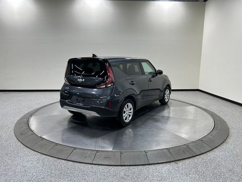 Used 2023 Kia Soul LX FWD image 7