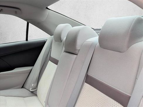 Used 2014 Toyota Camry LE FWD image 18