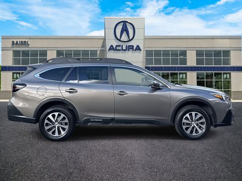 Used 2022 Subaru Outback Premium image 6