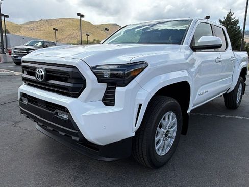 New 2026 Toyota Tacoma SR5 AWD/4WD image 7