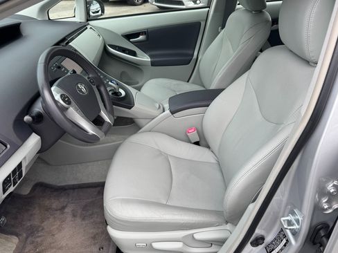 Used 2010 Toyota Prius Three image 10
