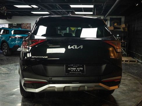 Used 2024 Kia Sportage LX AWD/4WD image 6