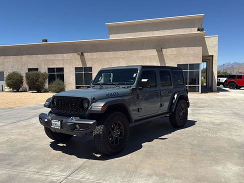 Used 2024 Jeep Wrangler Unlimited AWD/4WD image 3