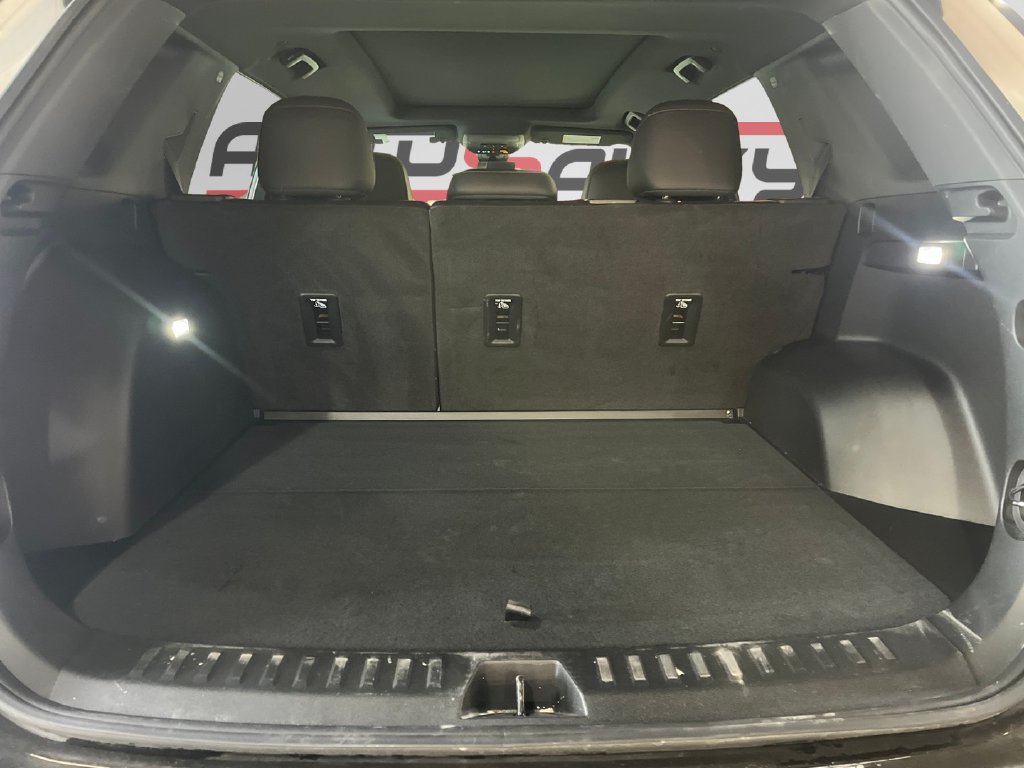 Used 2026 GMC Terrain AT4 w/ Convenience Package III AWD/4WD image 19