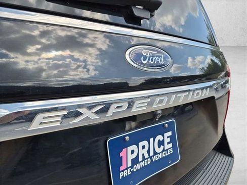 Used 2018 Ford Expedition Max XLT w/ Equipment Group 202A RWD image 12