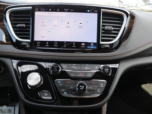 New 2023 Chrysler Pacifica Pinnacle image 20