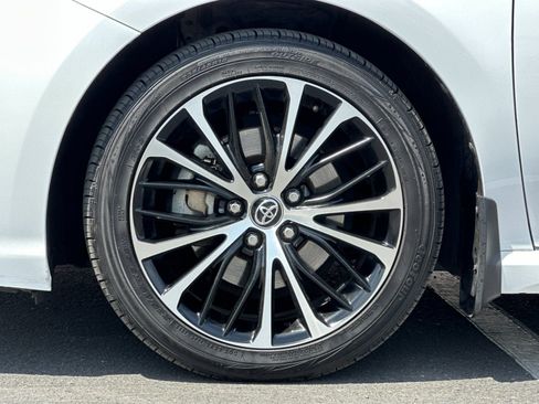 Used 2020 Toyota Camry SE image 20