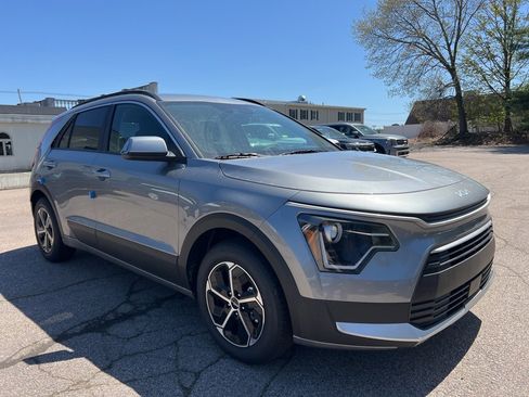 New 2025 Kia Niro EX w/ EX Cold Weather Package image 5