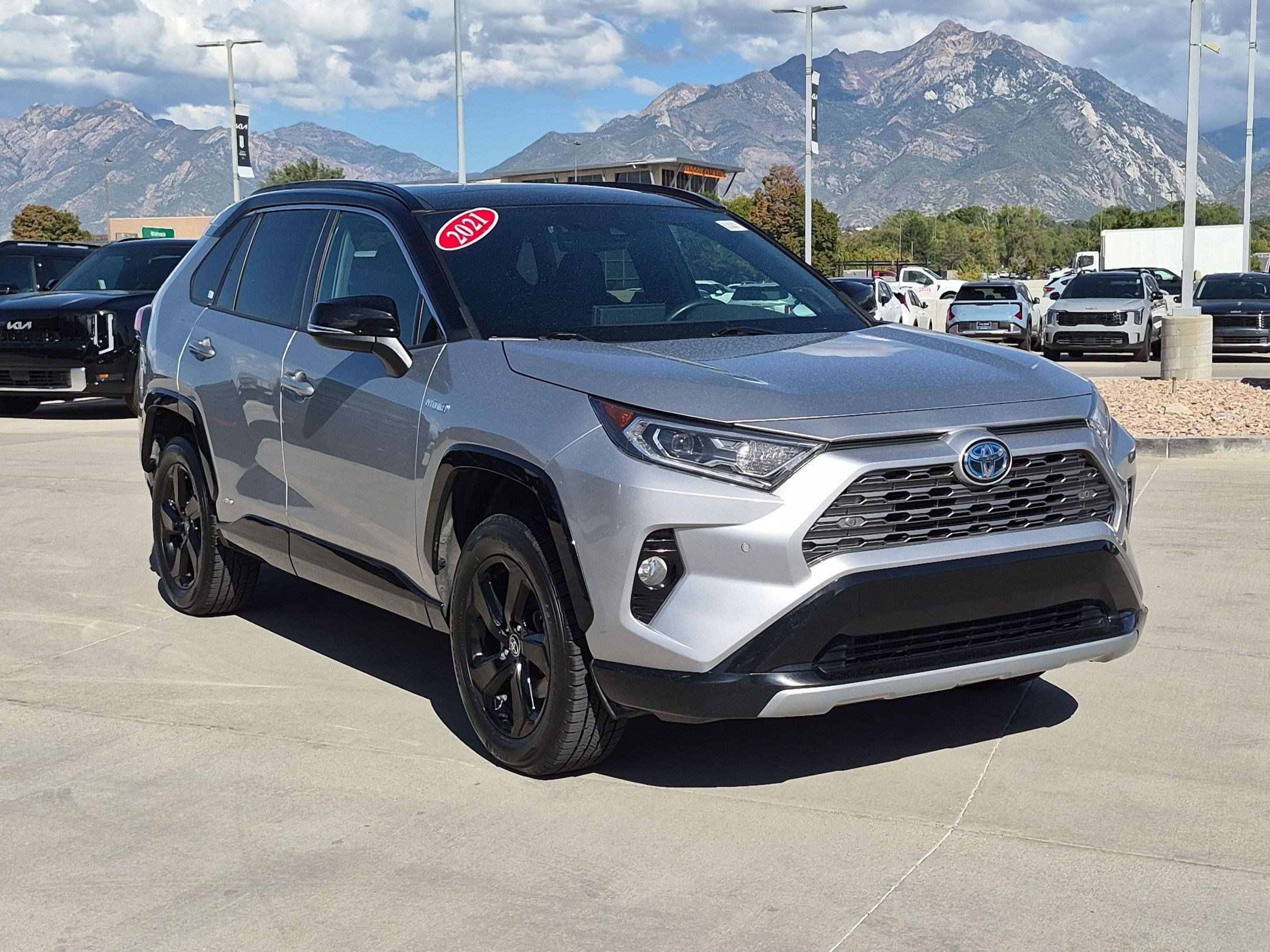 Used 2021 Toyota RAV4 XSE AWD/4WD image 8