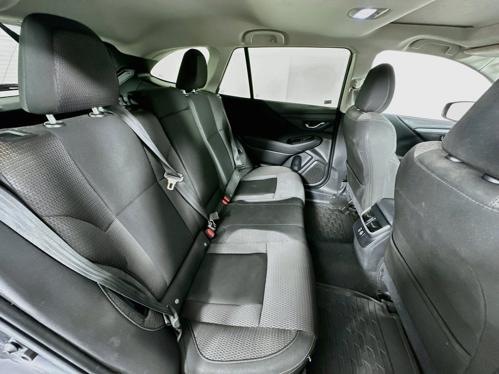 Used 2024 Subaru Outback Premium AWD/4WD image 27