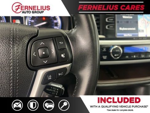 Used 2017 Toyota Highlander XLE w/ Carpet Mat Package AWD/4WD image 45