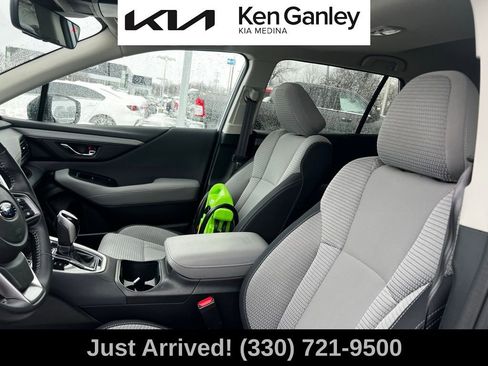 Used 2023 Subaru Outback Premium image 11