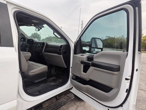 Used 2019 Ford F250 XL w/ Power Equipment Group AWD/4WD image 20