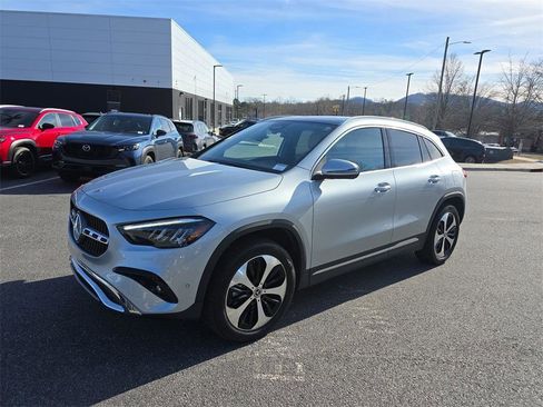 Used 2025 Mercedes-Benz GLA 250 4MATIC image 7