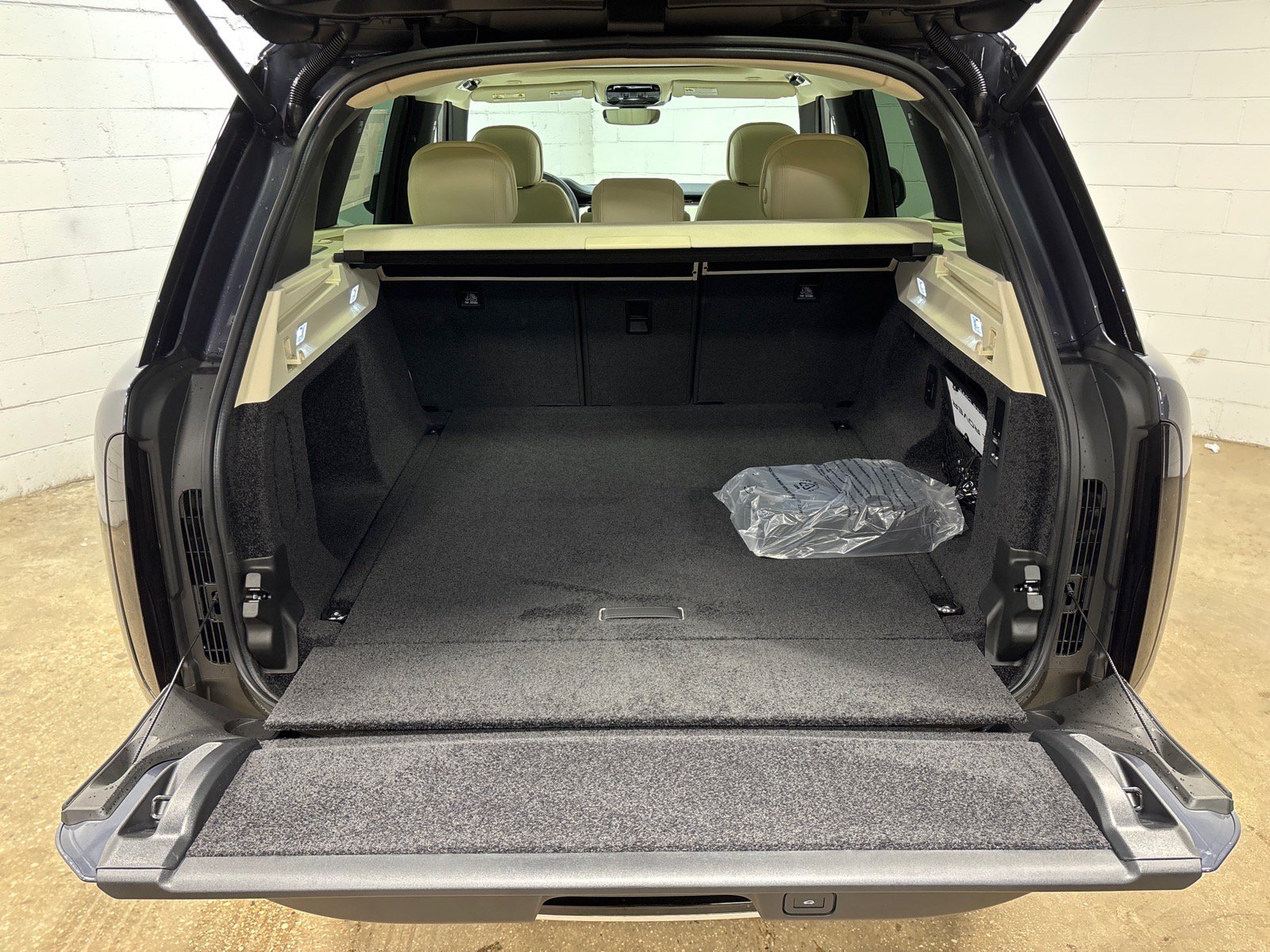 New 2026 Land Rover Range Rover SE AWD/4WD image 43