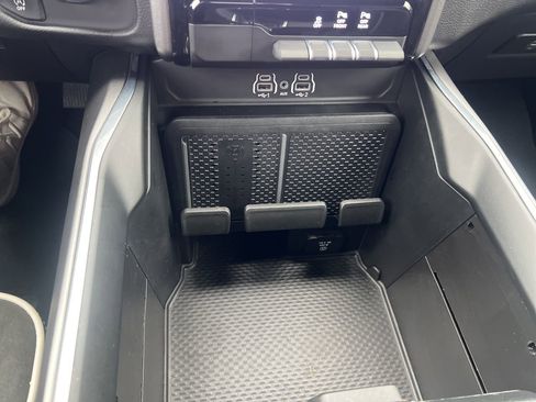 Used 2025 RAM 1500 Laramie w/ Sport Appearance Package image 32