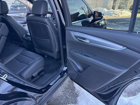 Used 2024 Cadillac XT6 Luxury image 32