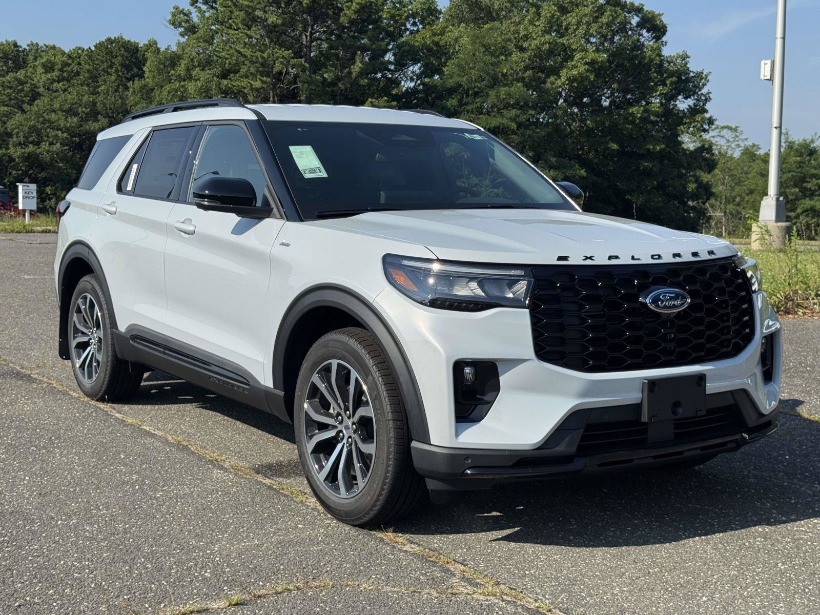 New 2026 Ford Explorer ST-Line AWD/4WD image 2
